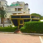 Puerto Banus .,Gray de’Albion